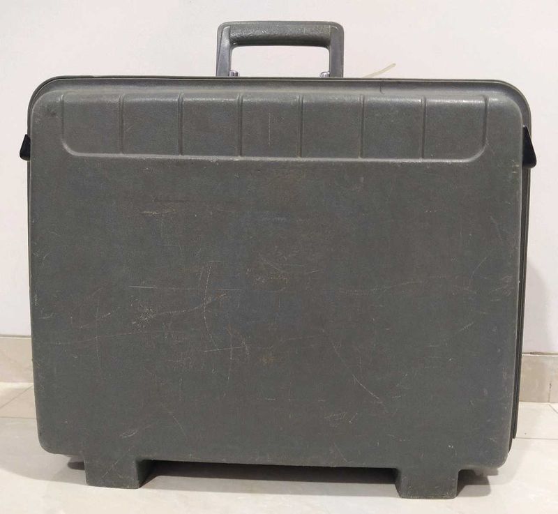 Suitcase with Cover And Key Lock