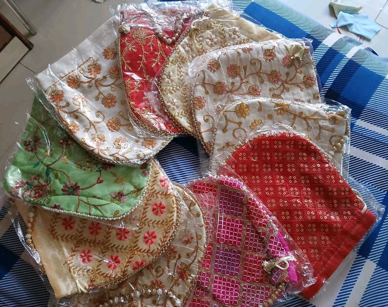 1 Embroidered Potli Bag🤩🤩❤️