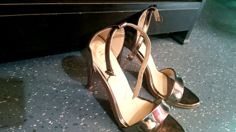 Women/girls Heels,4inch,Grey / Lil Silver colour.