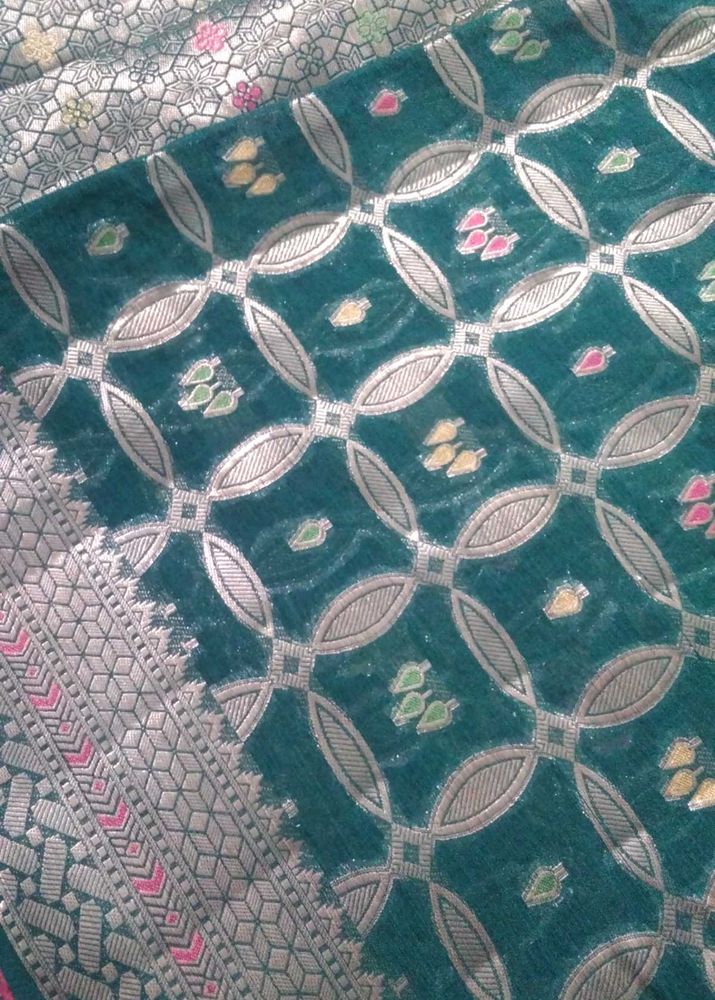 Elegant new green saare🖇️