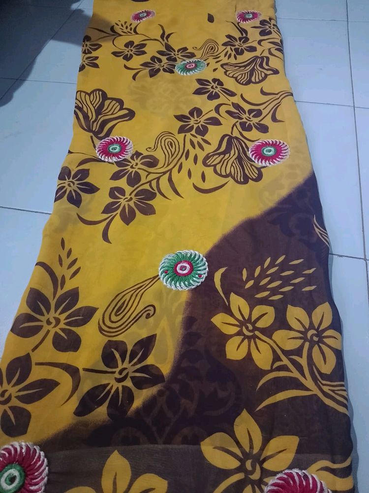Discount Offer..&#39; Beautiful Saree With Blouse &amp; Pe