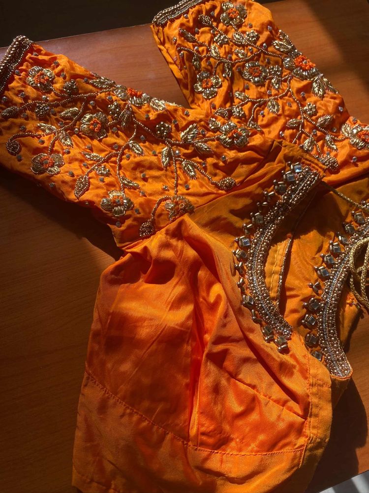 💕💥Embroidered Orange Blouse💥💕