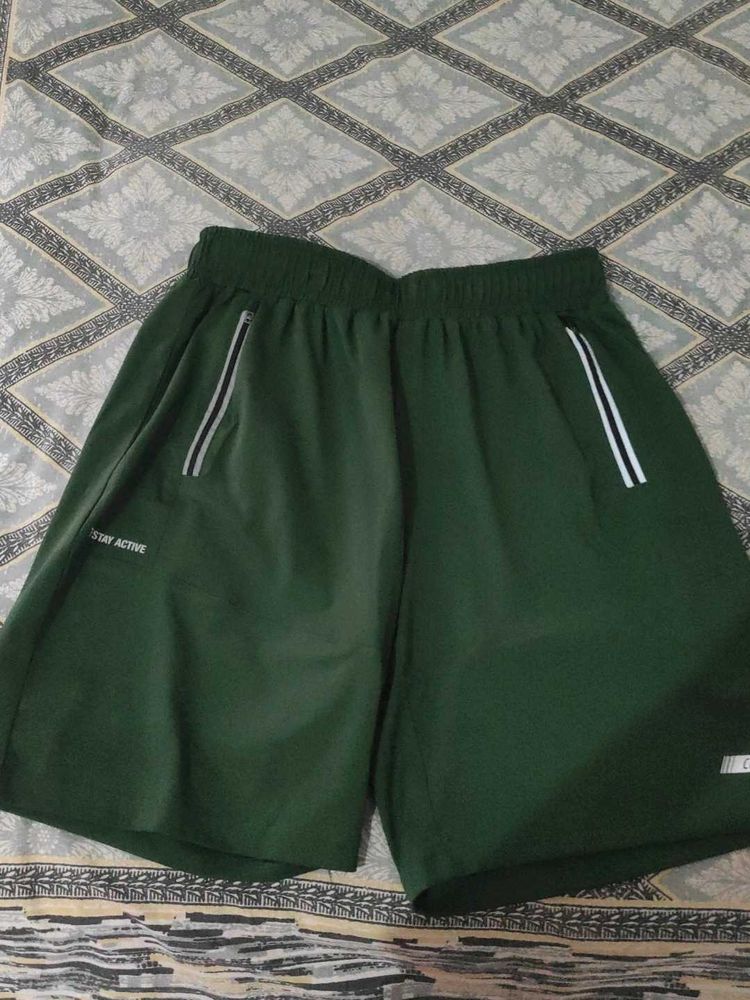 Men&#39;s Green Athletic Shorts