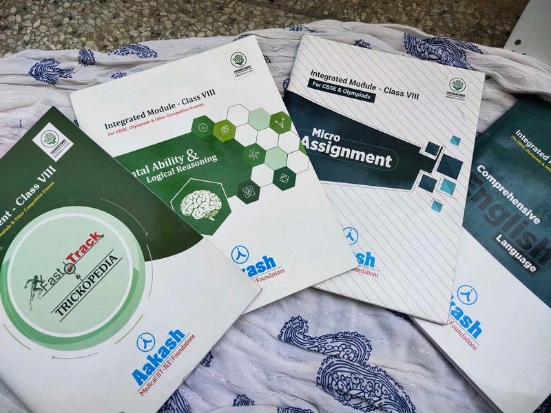 Aakash Class 8 Preparation For CBSE and Olympiads