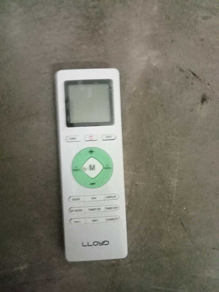 LLOYD AC REMOTE NEW AND ORIGINAL