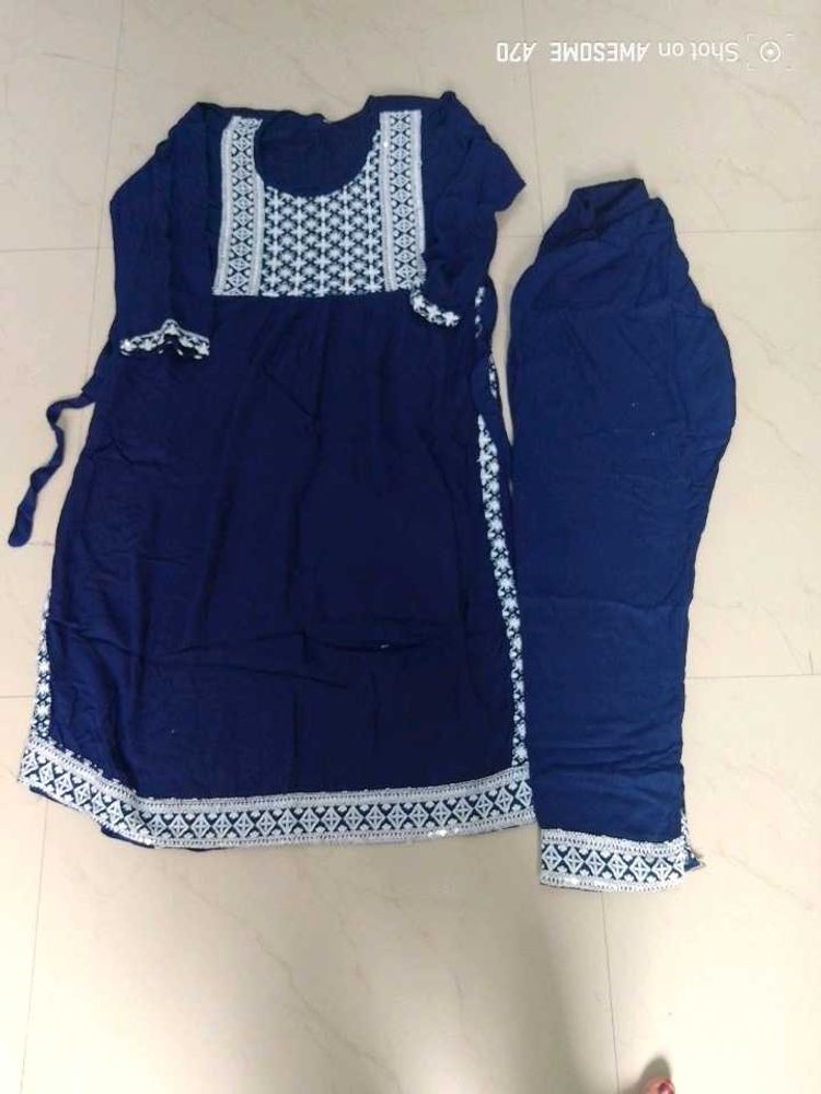 Navy Blue Embroidered Salwar Kameez Naira Cut