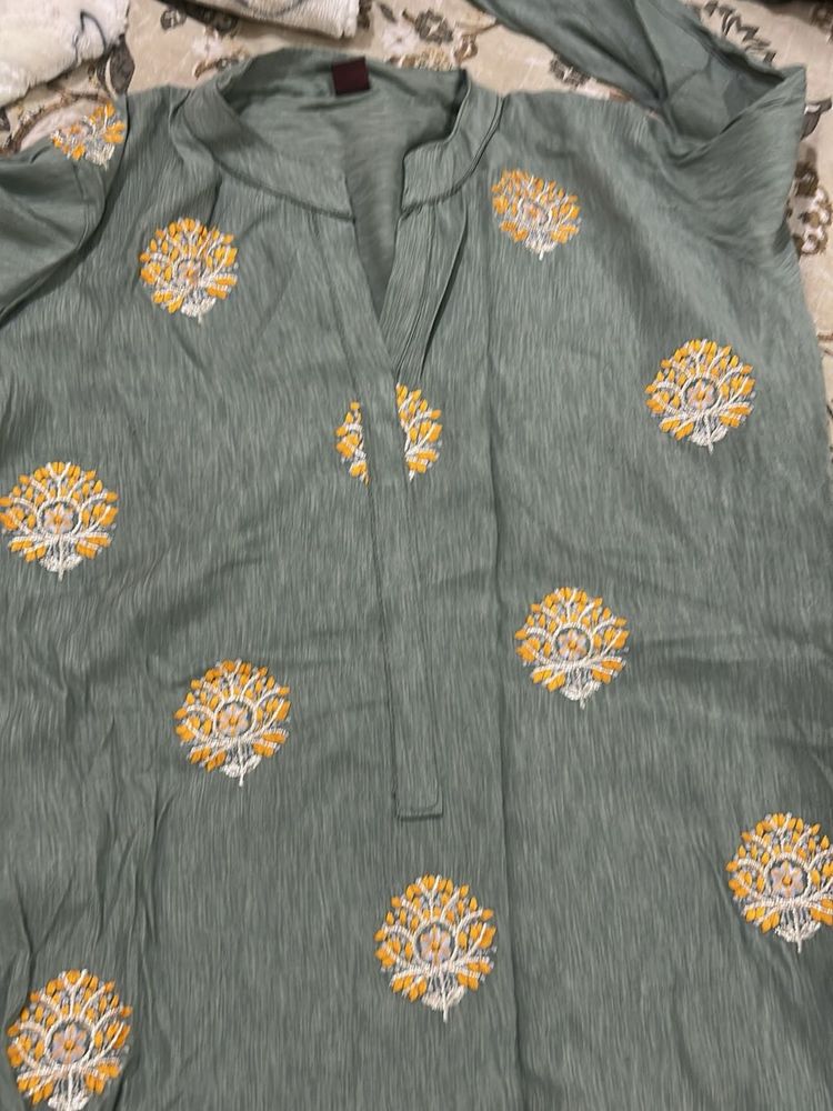 Elegant Embroidered Kurta