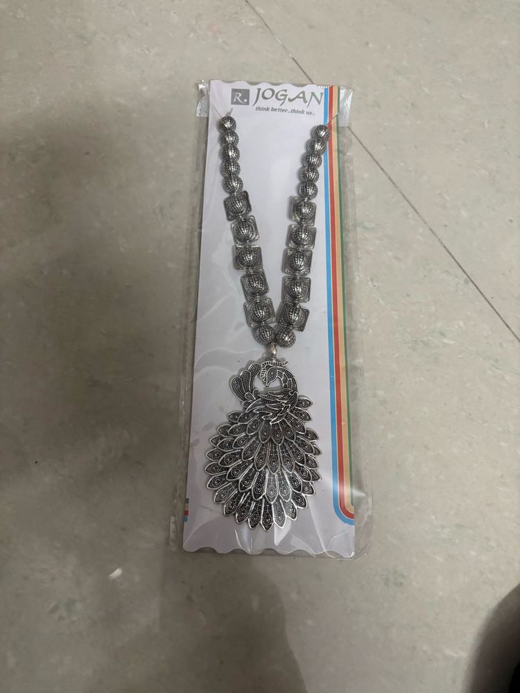 Silver Tone Necklace