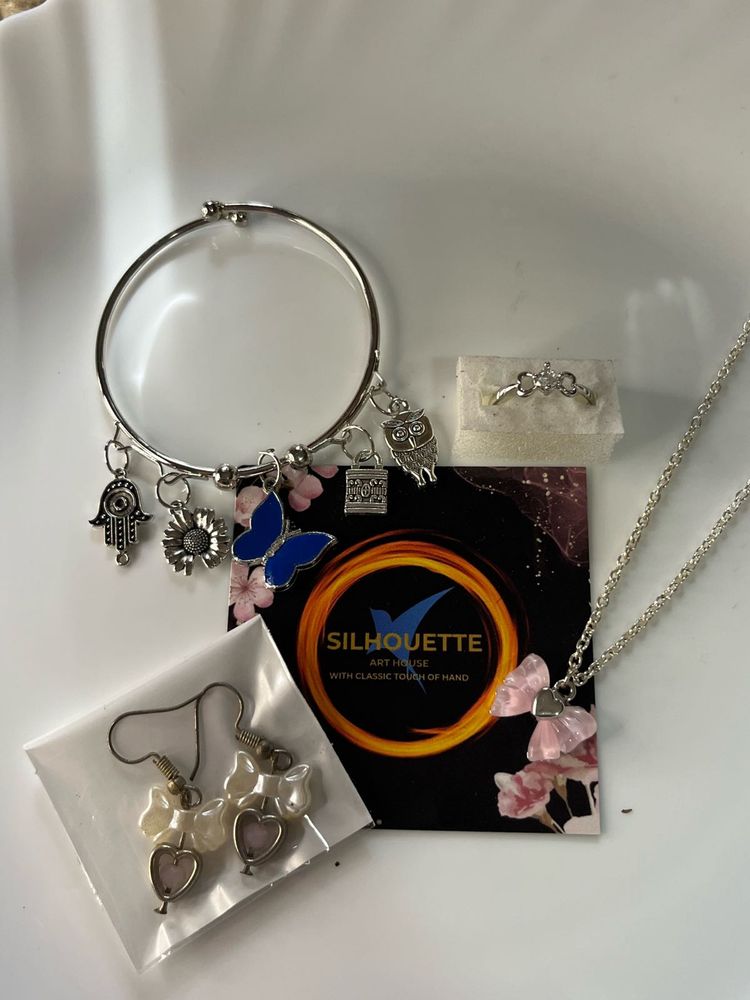 Silver Tone Jewelry Set
