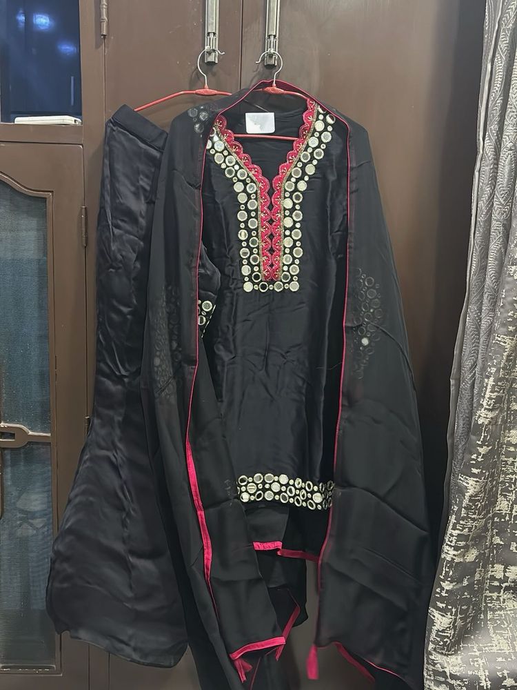 black suit with mirror work