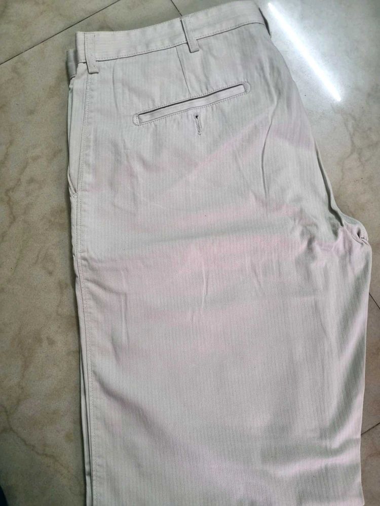 Men&#39;s Beige Chino Pants