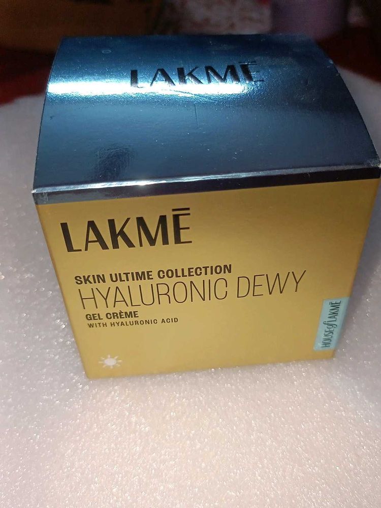Lakme Hyaluronic Dewy Gel Creme
