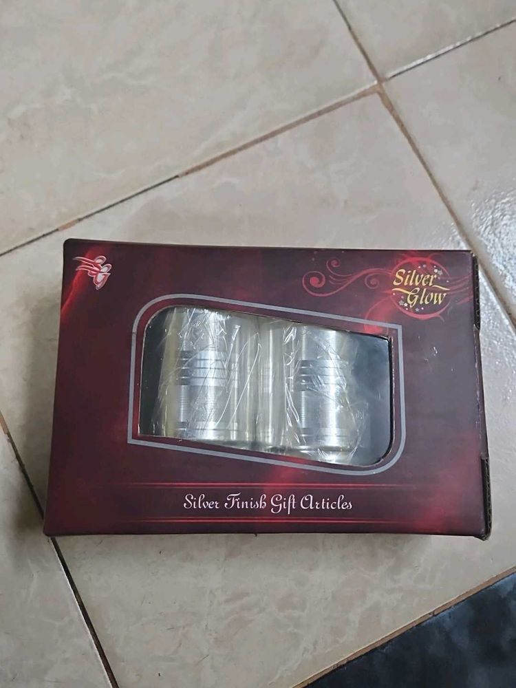 Silver Glow Set Of 2 Glasses And A Tray