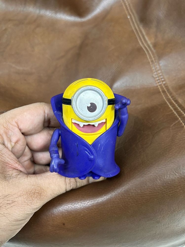 Minion Vampire McDonalds Toy