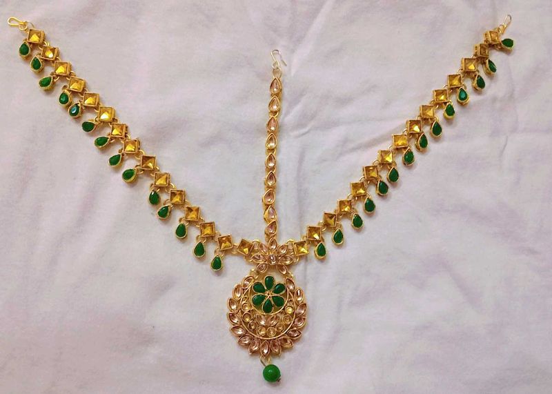 Gold &amp; Green Maang Tikka