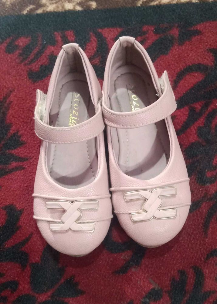 Cute Pink Girls Shoes – Kids Size 11 (19 cm)