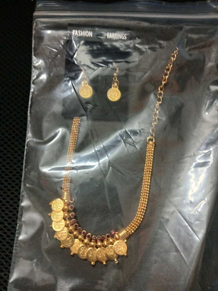 Necklace &amp; Earring Set