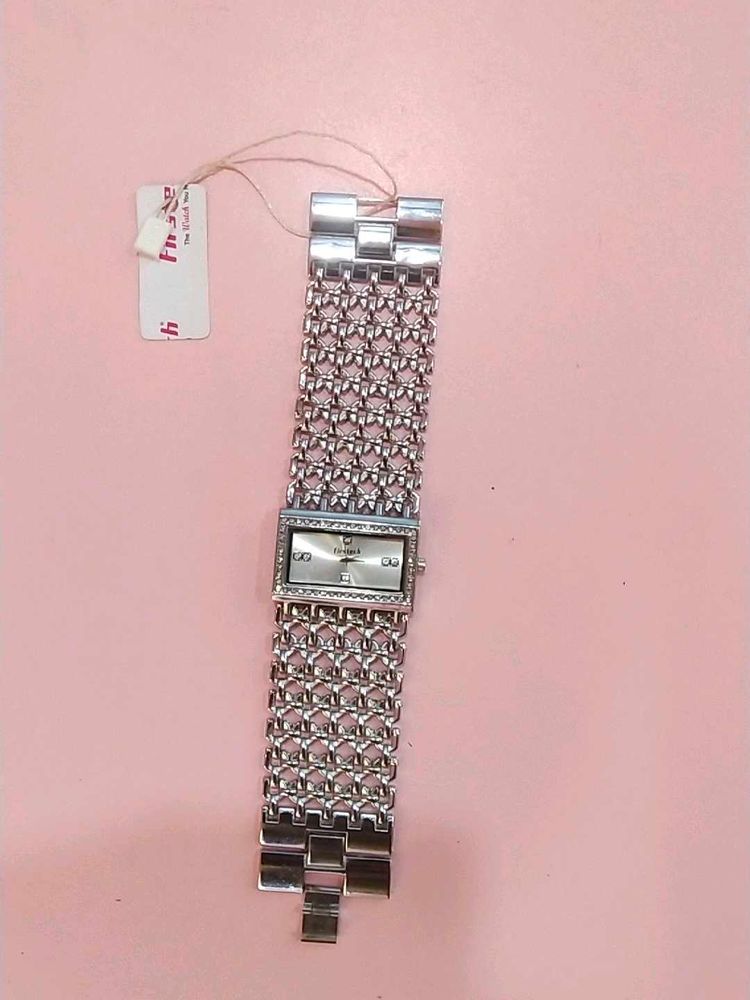 Elegant Silver-Tone Fashion Watch