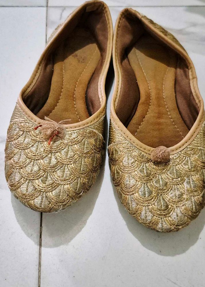 Gold Embroidered Jutti For Girls