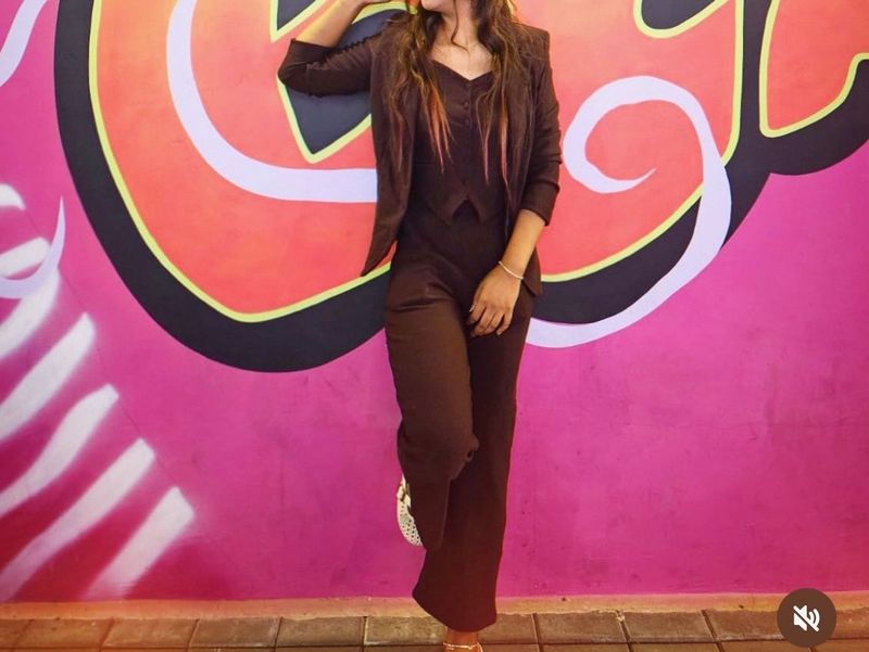 It's Top Pant And Coat