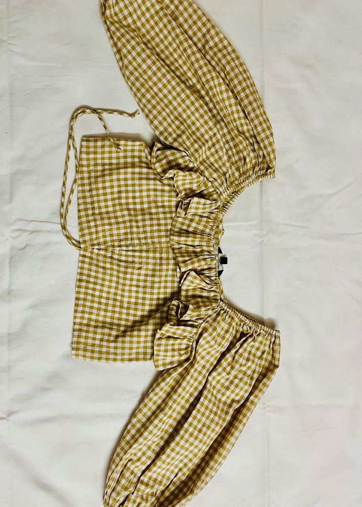 Gingham Crop Top with Puff Sleeves