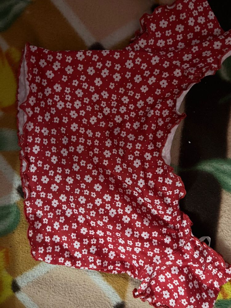 Red Floral Print Top (all three)only 💵