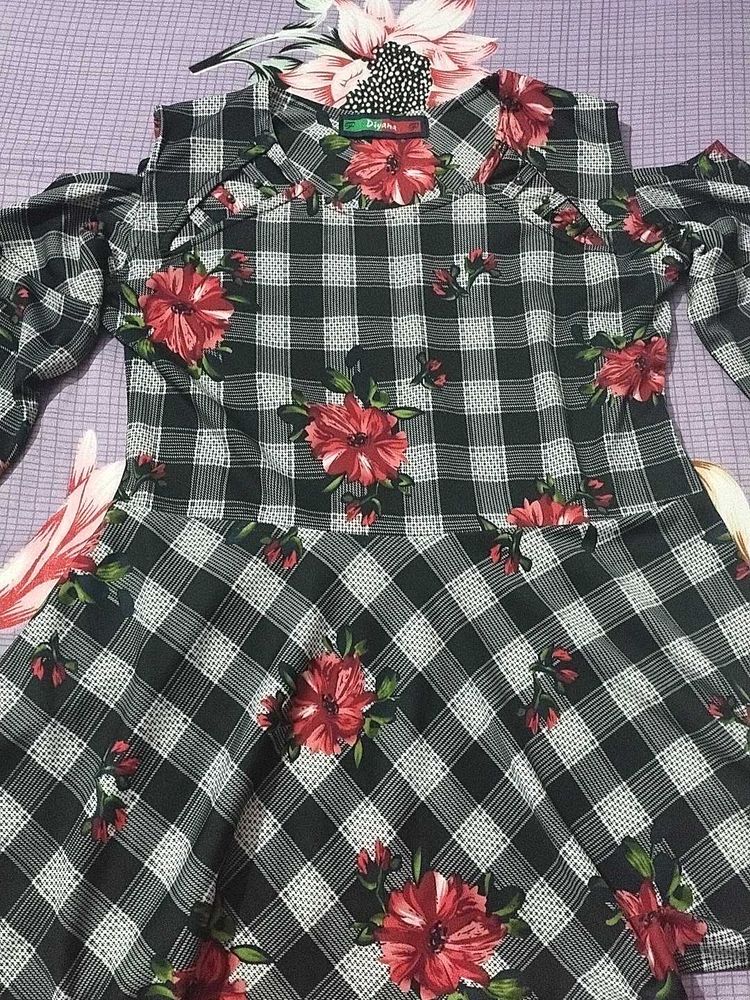 Floral Checkered Off Shoulder Top