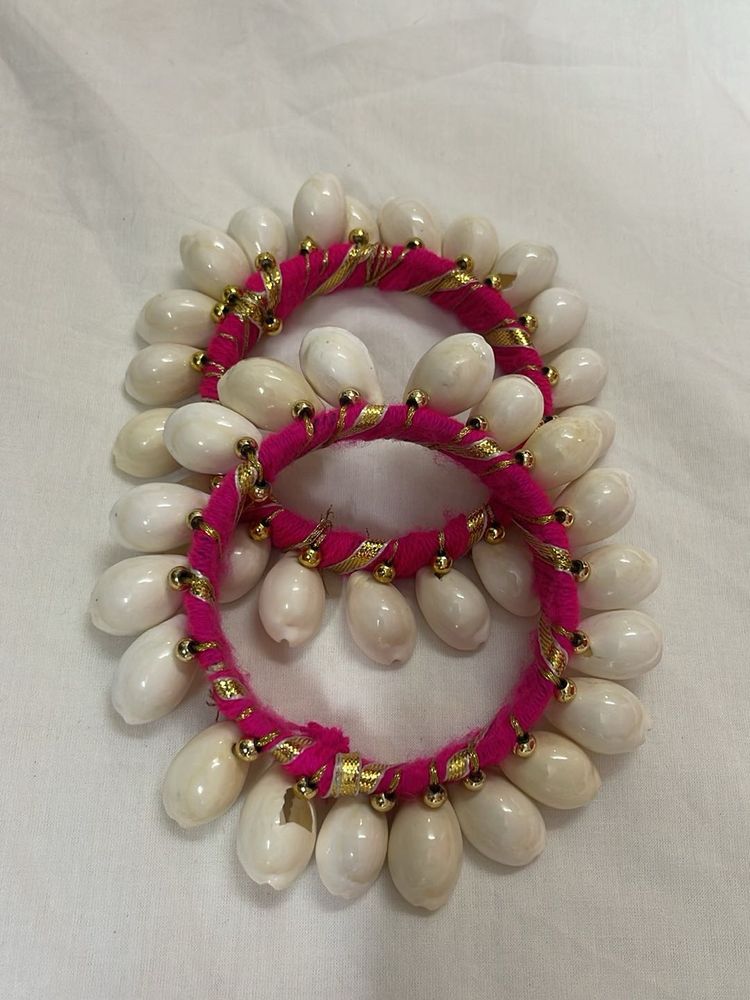 Kodhi(shell) Kangans