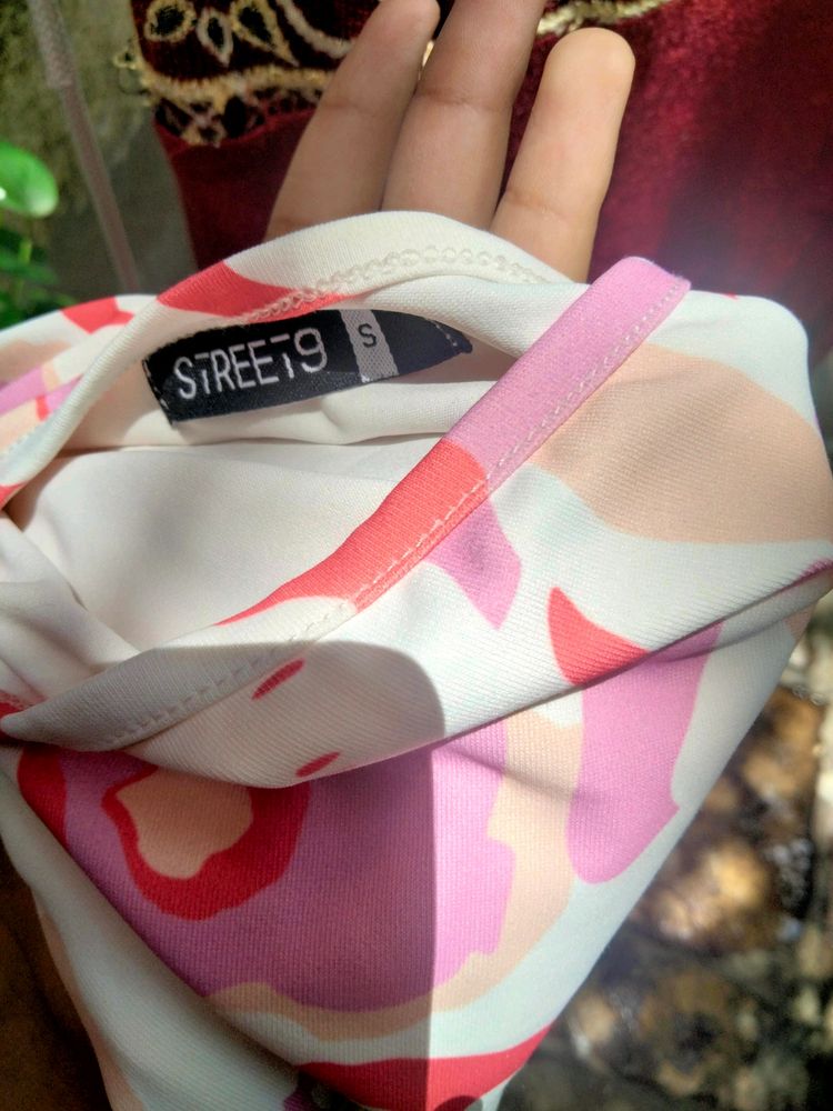 pretty one shoulder top🎀