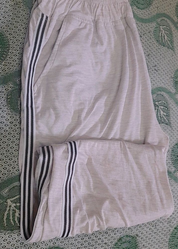 Branded XXL Size Track Lower With A Very Good Condition