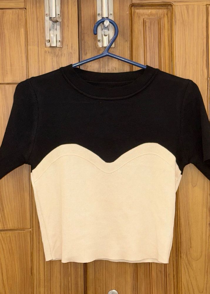 Two-Tone Cropped Knit Top