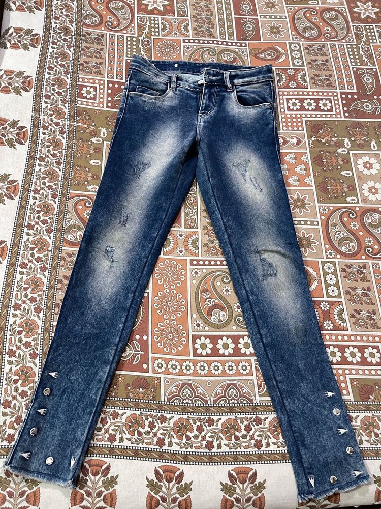 Stylish Distressed Jeans