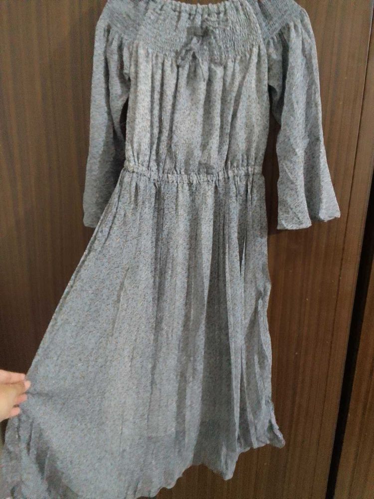 stretchable midi dress