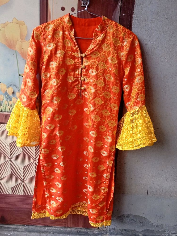 Beutiful Kurti For Festive Wear
