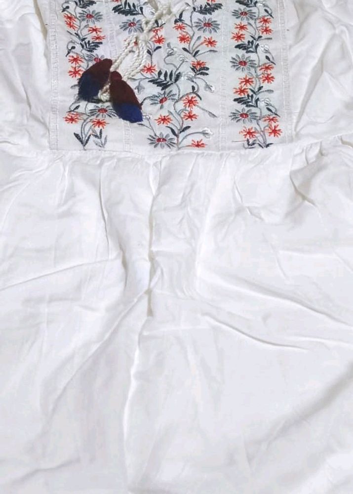 White Topper With Multi Work