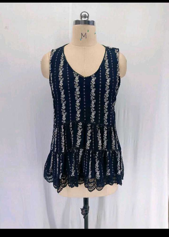 New Sleeveless Lace Black Top