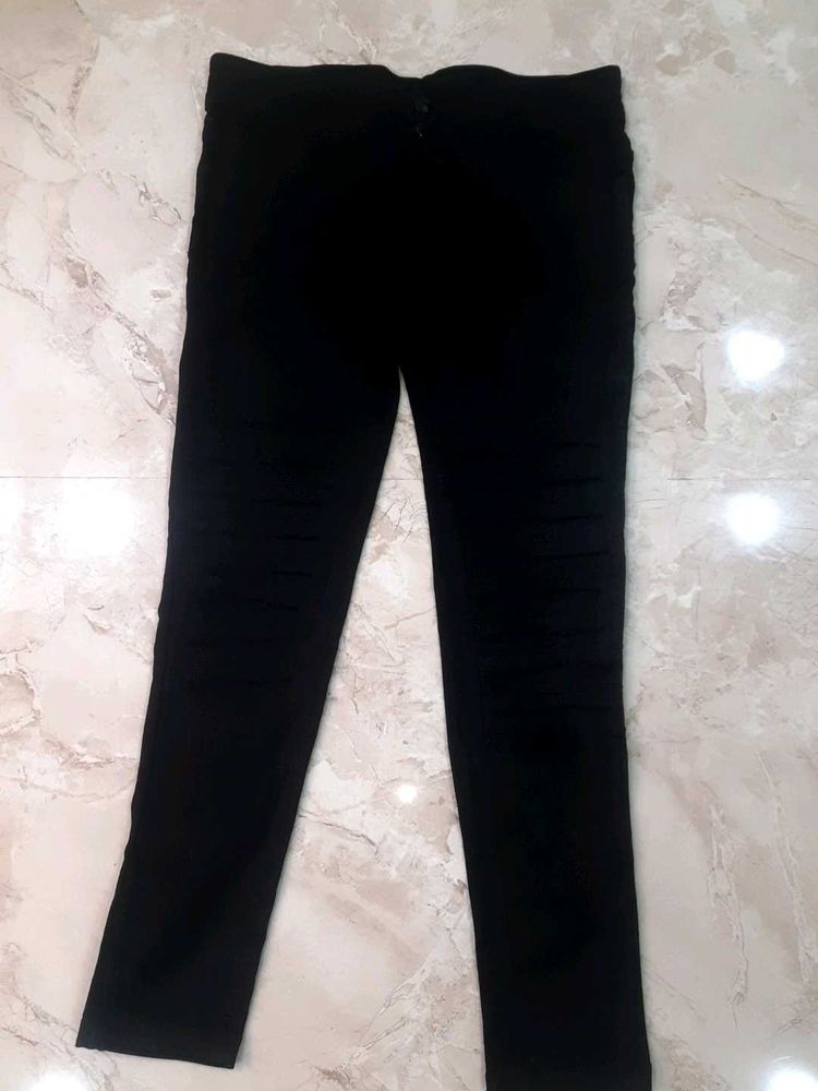 New Solid Black Jeans Pant. Size 32in.