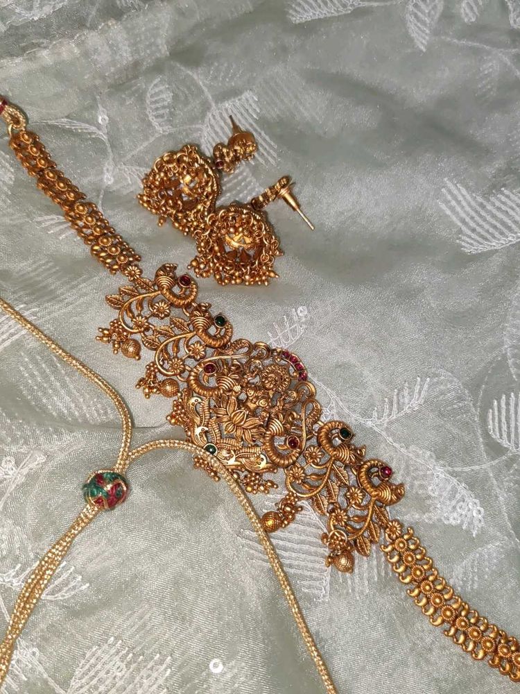 Antique Gold Tone Jewelry Set