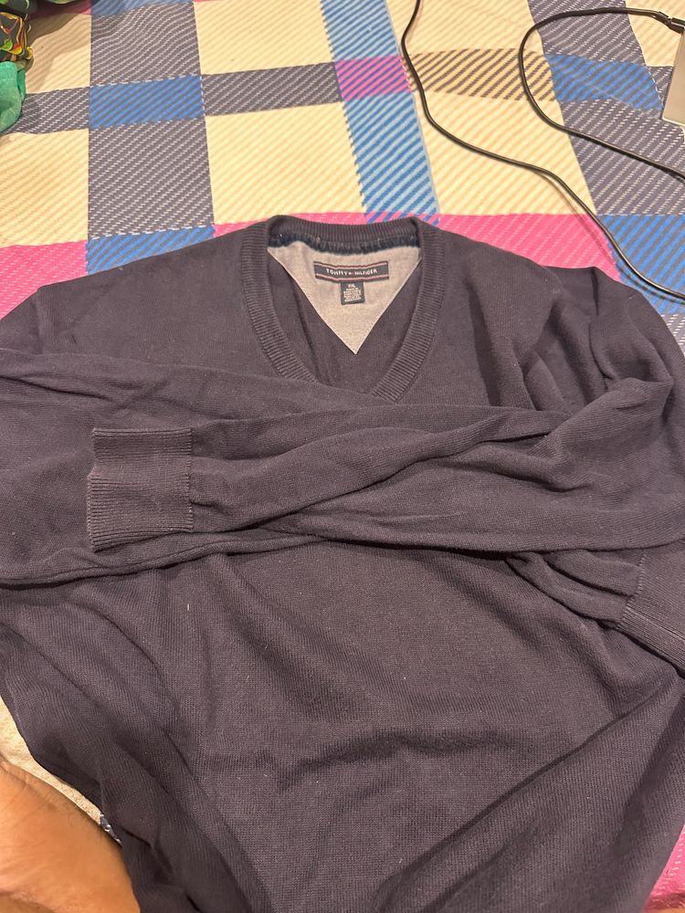 100% Cotton Tommy Sweater Formal Wear