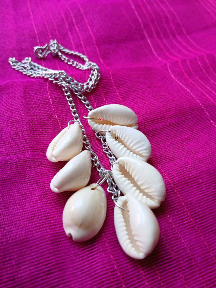 Kori Shell Neckless