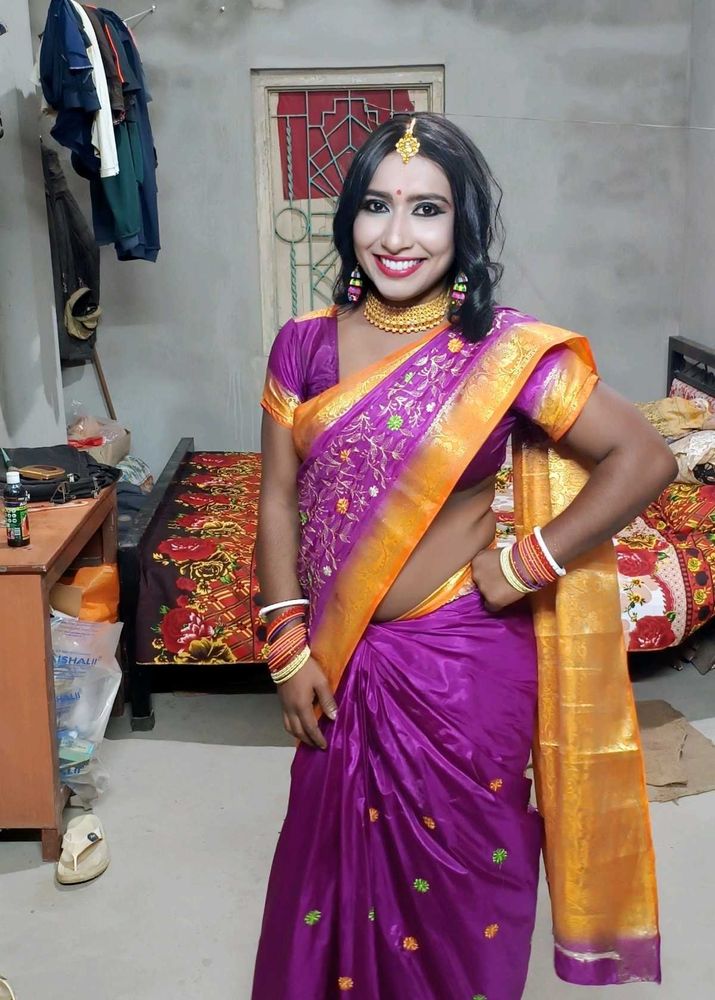 💥Free Delivery💥Gorgeous Purple &amp; Gold Saree