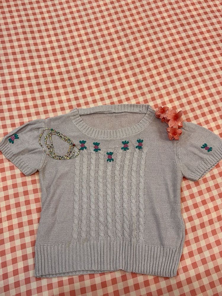 Lavender Top With Floral Embroidery 🌷