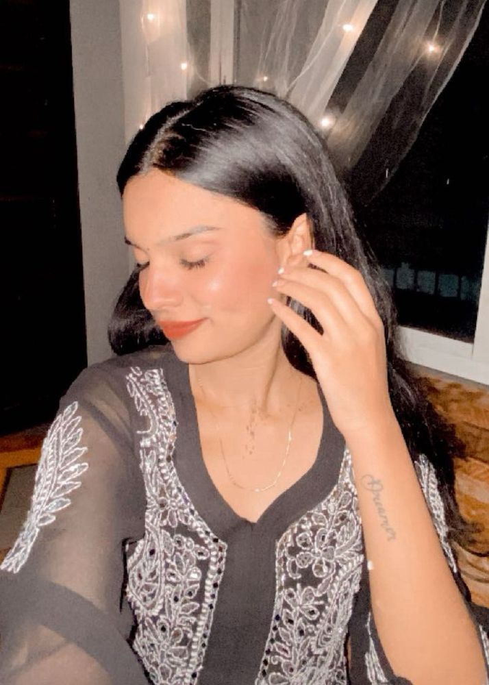 🖤 Elegant Black Chikankari Kurti – Like New 🖤