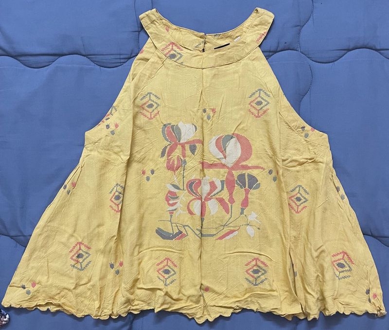 Max Mustard Sleeveless Top With Styled Back