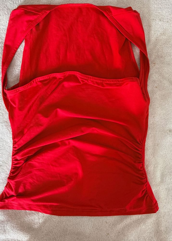 Chic Red Sleeveless Top