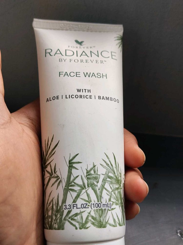 Forever Radiance Face Wash
