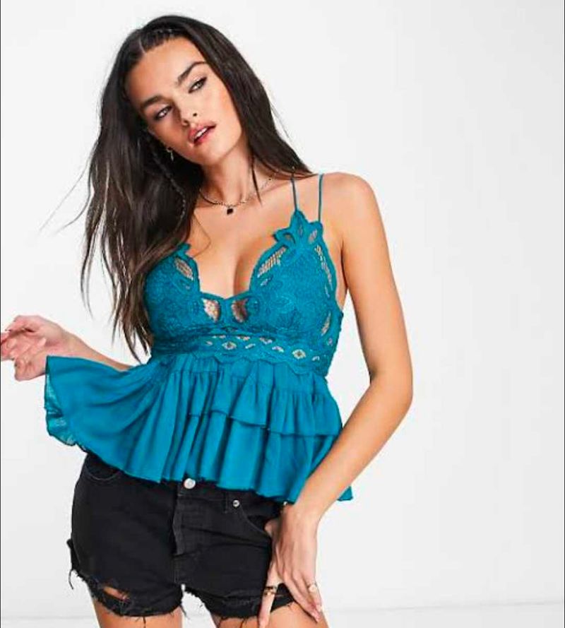 BOGO🎁Buy One Get 1 Free🎁Teal Lace Peplum Top