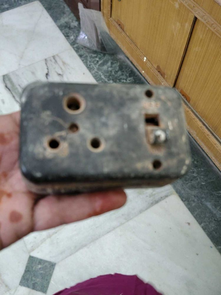 old type switch socket