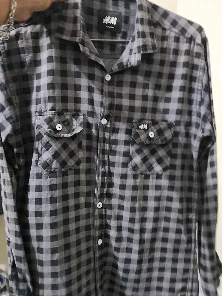 Chcek Shirt Size M