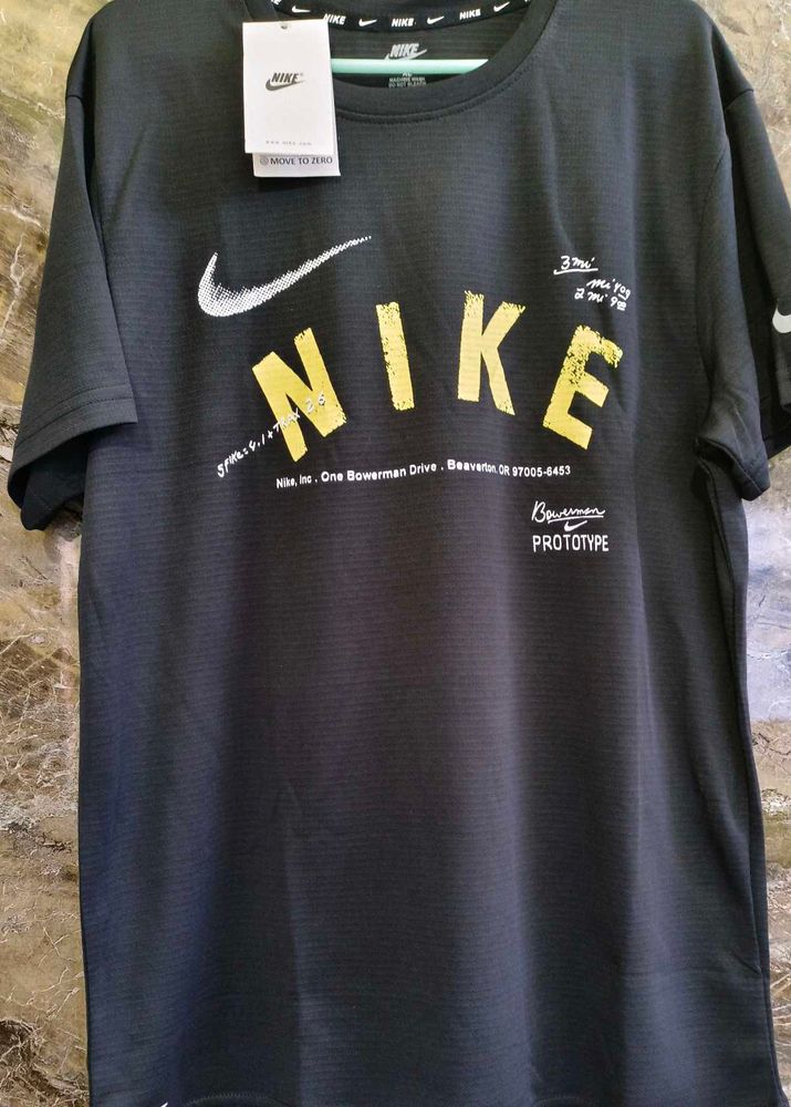 Nike Graphic Tee